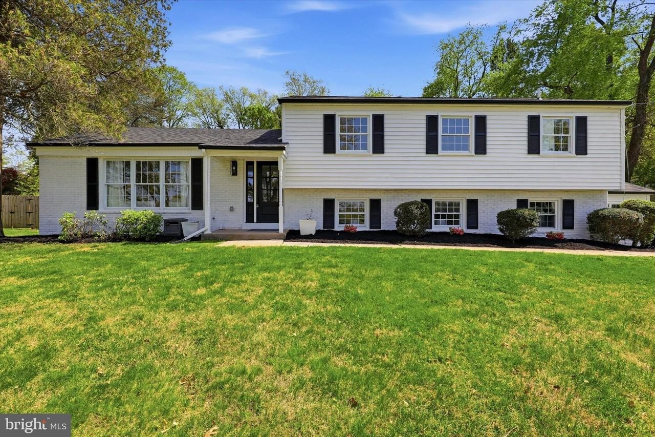 309 Saybrook Rd - Photo 2 of 50