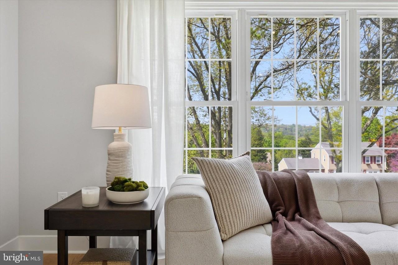 309 Saybrook Rd - Photo 6 of 50