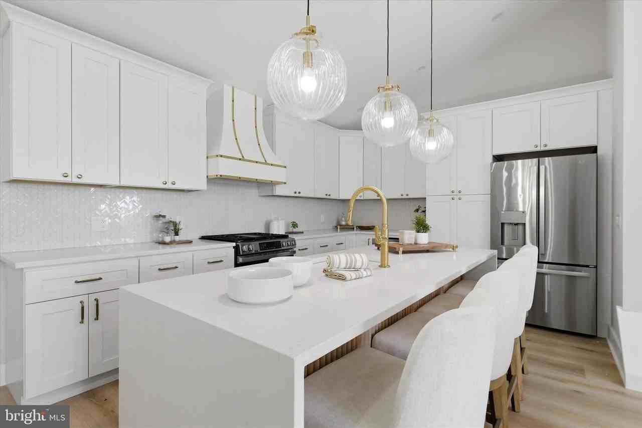 309 Saybrook Rd - Photo 7 of 50