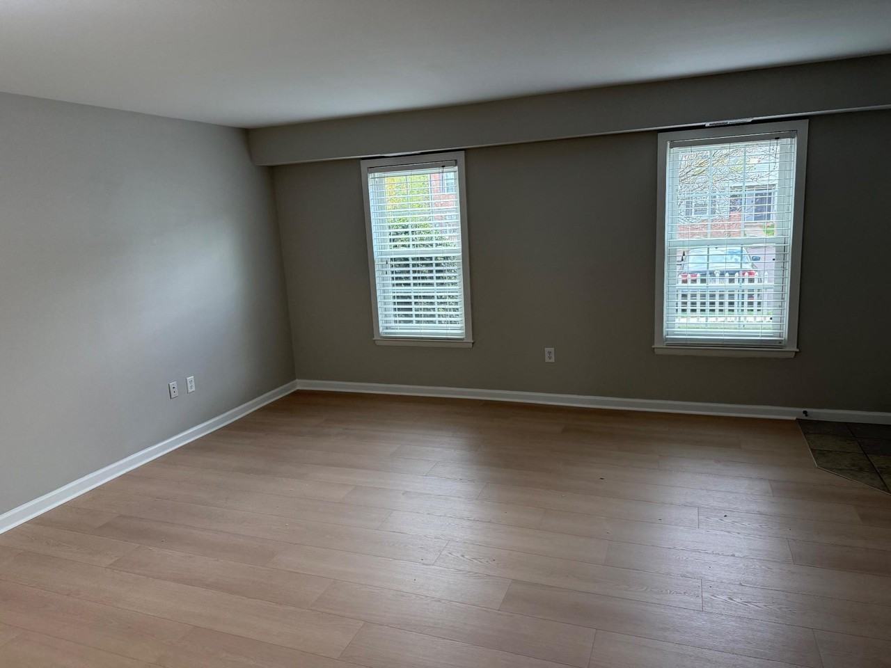 1203 Crosshill Ct - Photo 2 of 15