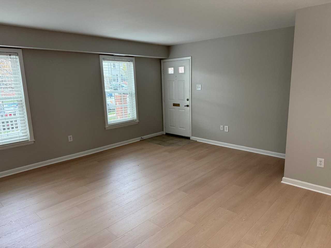 1203 Crosshill Ct - Photo 3 of 15