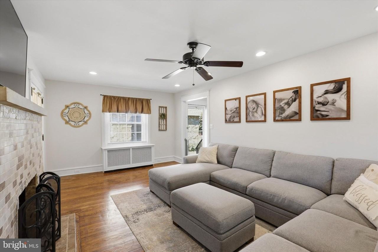 1637 Locust St - Photo 7 of 15