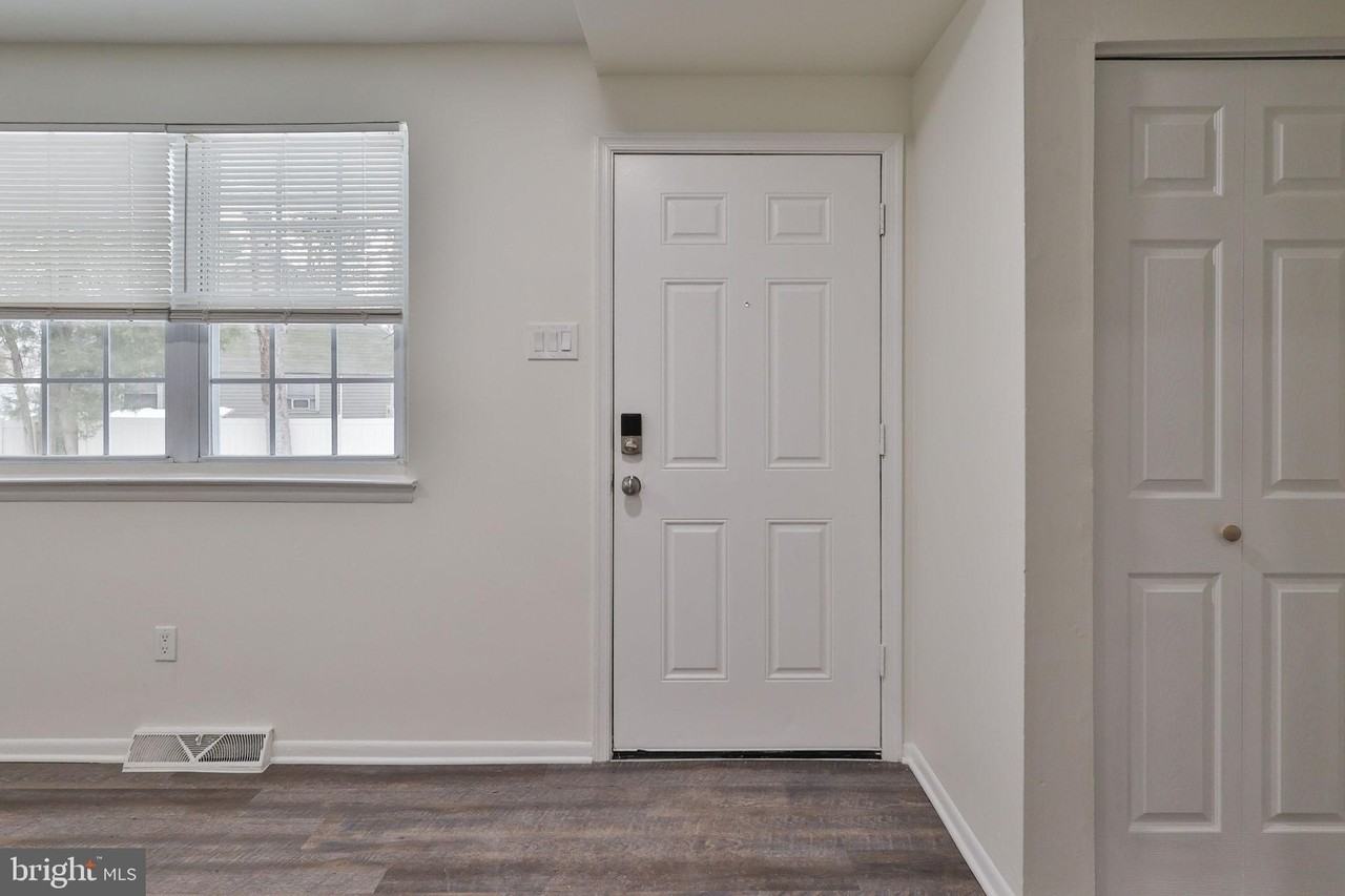 305 S Warminster Rd #B2 - Photo 2 of 42