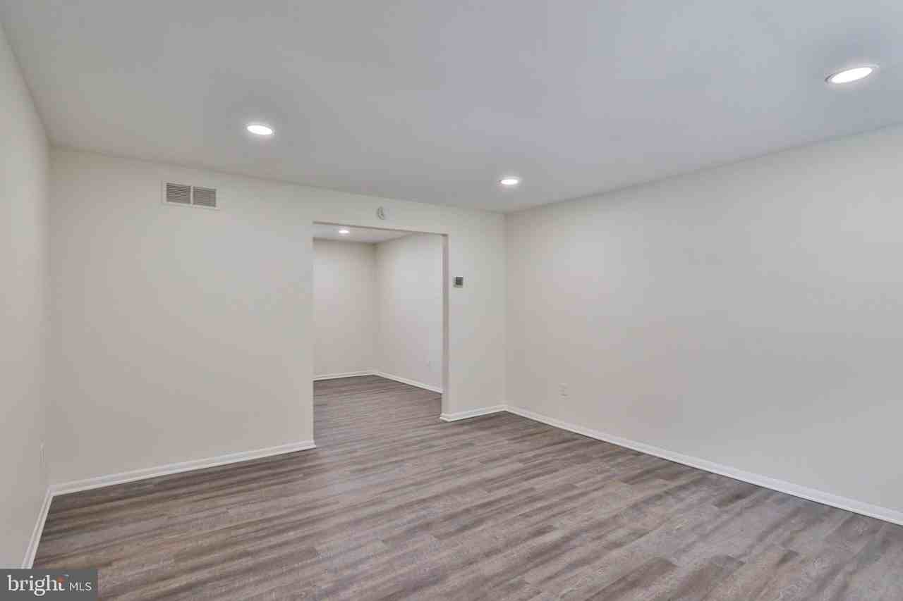 305 S Warminster Rd #B2 - Photo 3 of 42