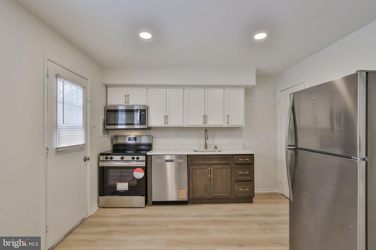 305 S Warminster Rd #B3 - Photo 2 of 8