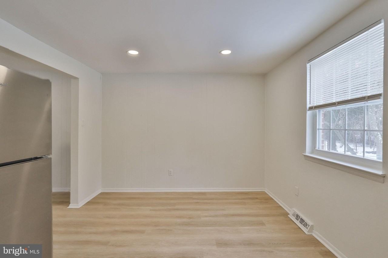 305 S Warminster Rd #B3 - Photo 6 of 8