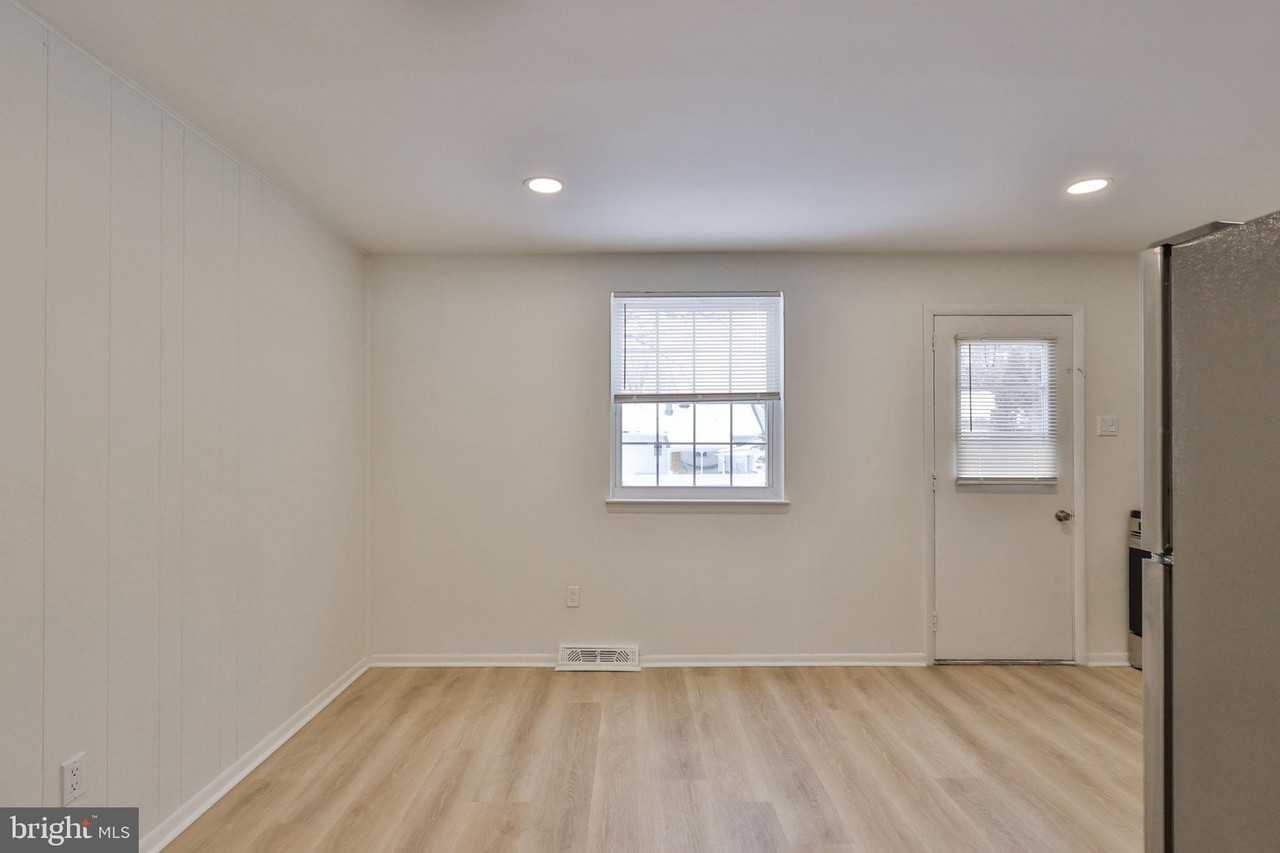 305 S Warminster Rd #B3 - Photo 7 of 8
