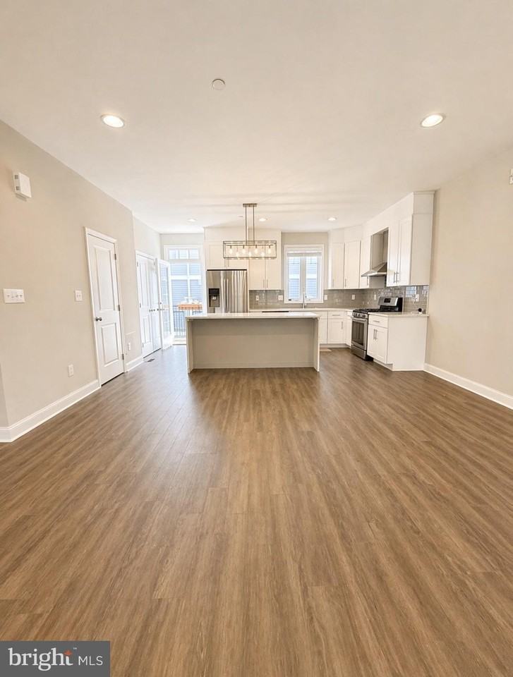 903A Spring Mill Ave - Photo 4 of 34