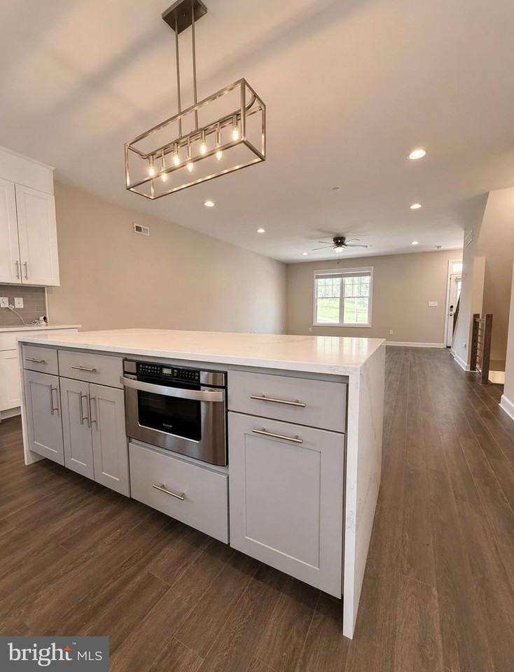 903A Spring Mill Ave - Photo 7 of 34