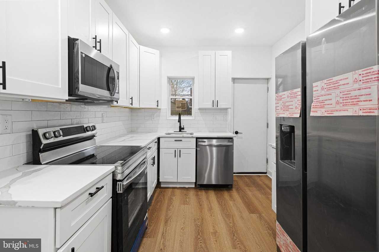 1320 S 26th St - Photo 3 of 11