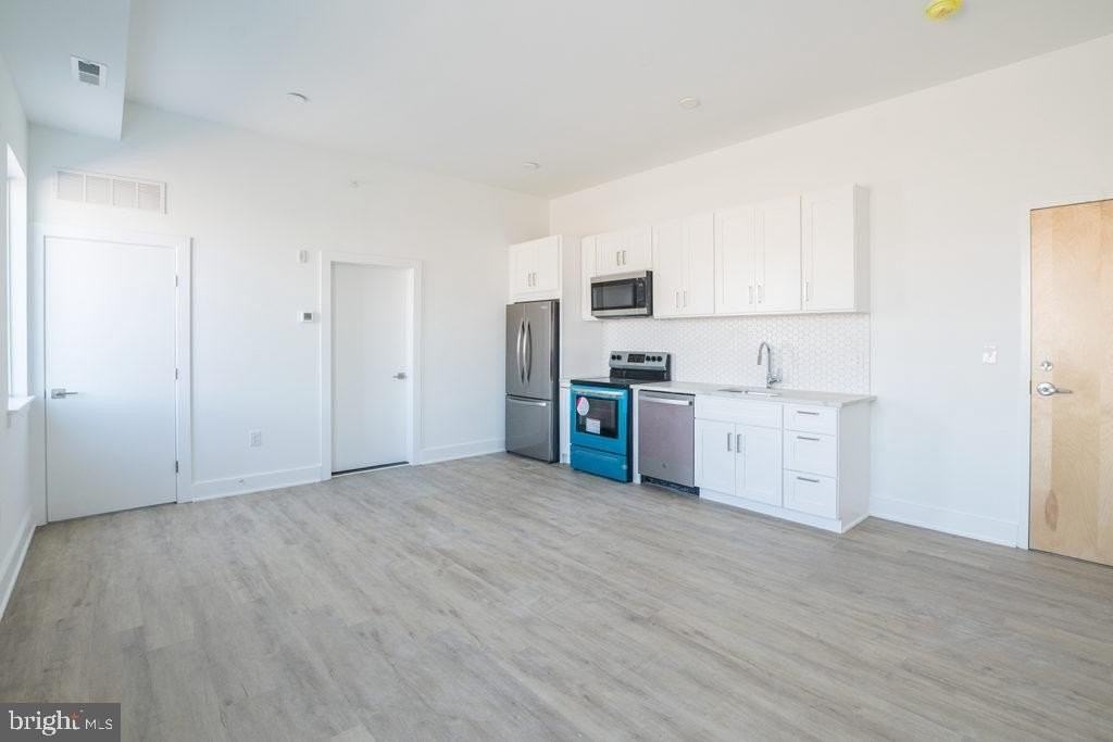 2201 Washington Ave #407 - Photo 5 of 13