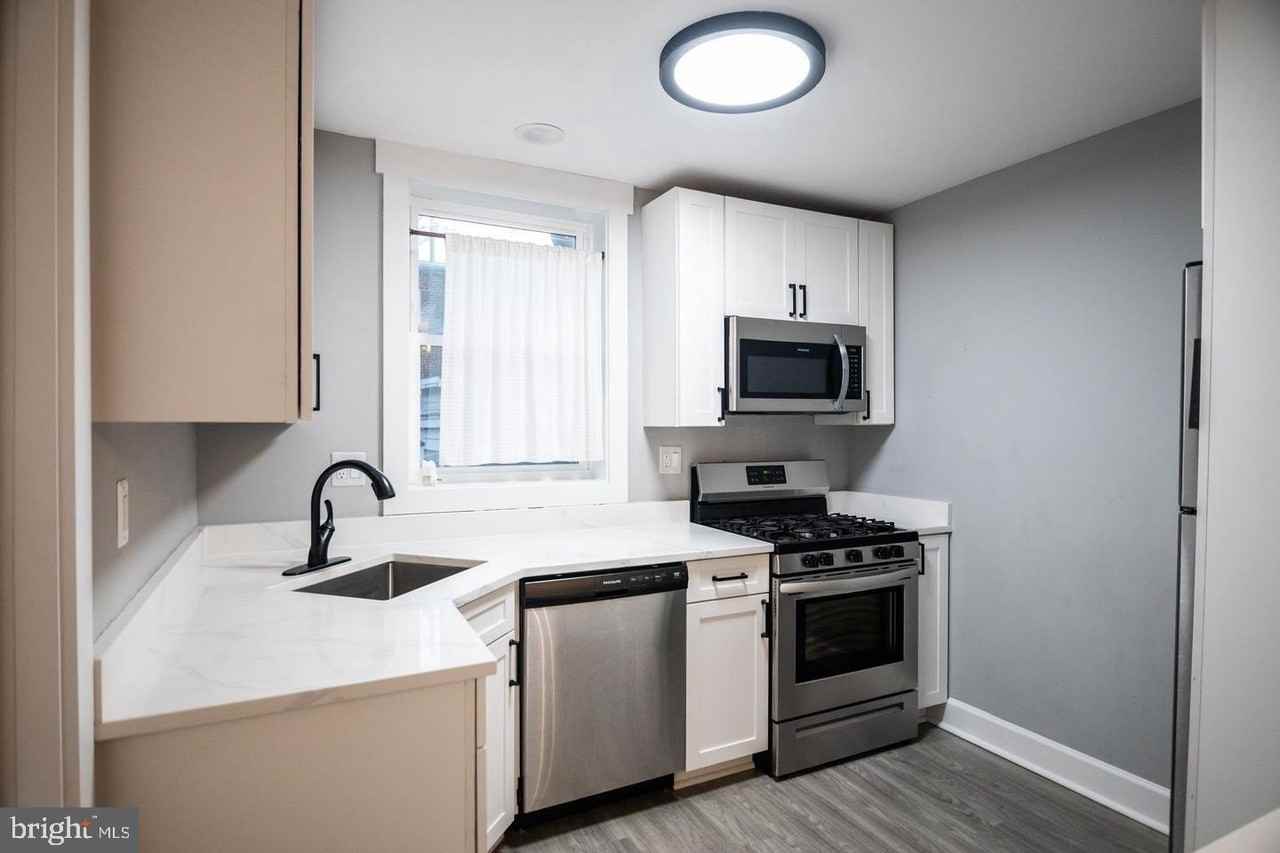 138 Dale St - Photo 2 of 44