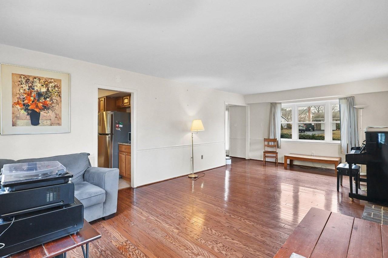 4228 Pageant Ln - Photo 4 of 33