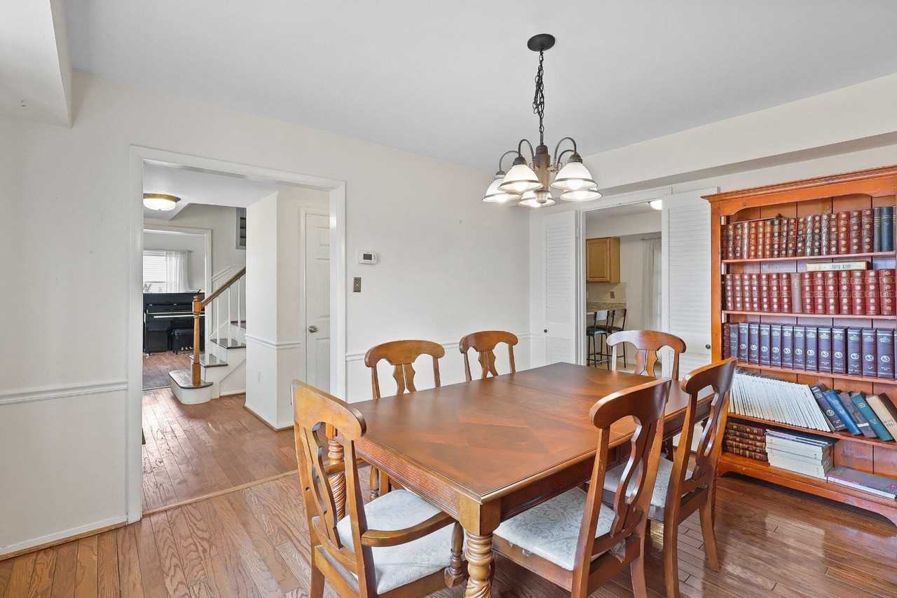 4228 Pageant Ln - Photo 5 of 33