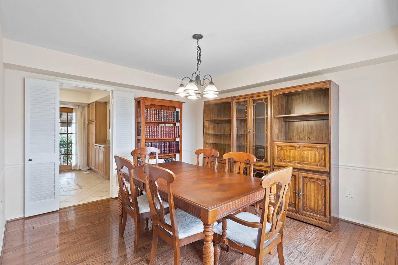 4228 Pageant Ln - Photo 6 of 33