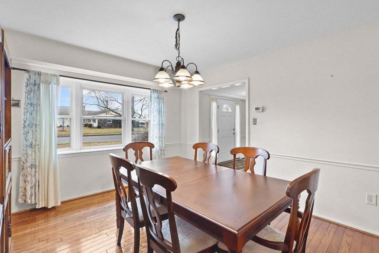 4228 Pageant Ln - Photo 7 of 33