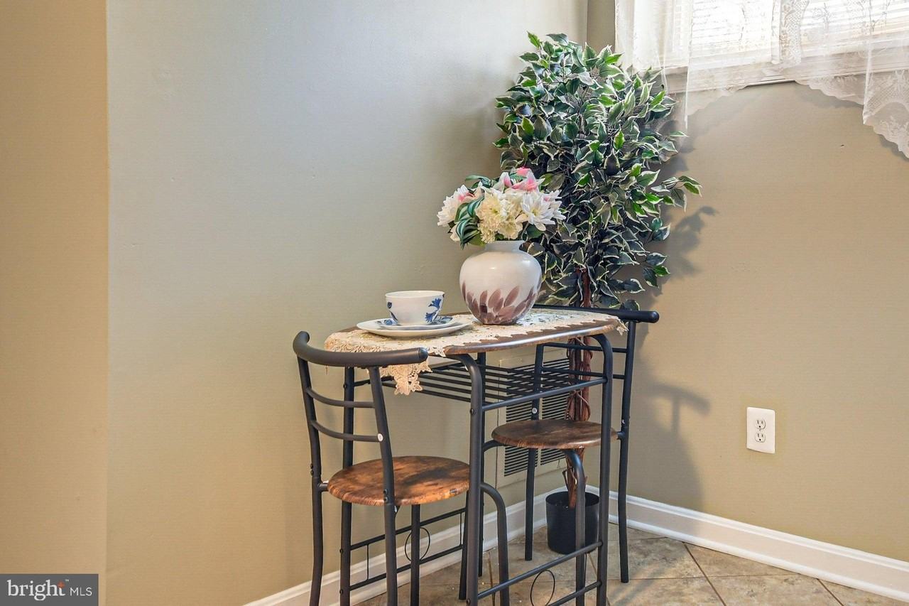 5929 Camberly Ave - Photo 4 of 24