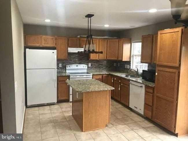 42886 Nashua St - Photo 5 of 12