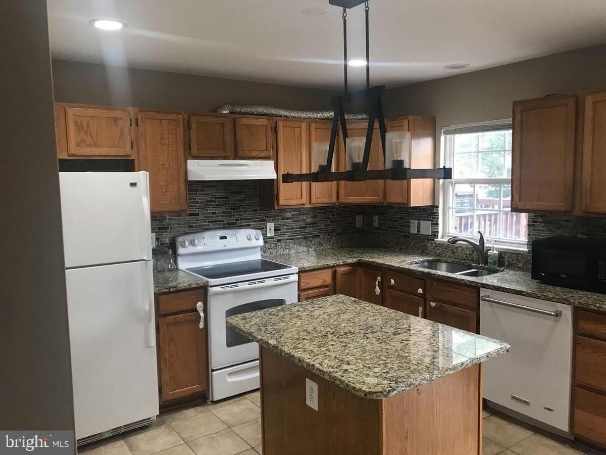 42886 Nashua St - Photo 6 of 12