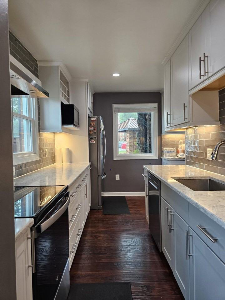 4226 Embassy Dr - Photo 4 of 17