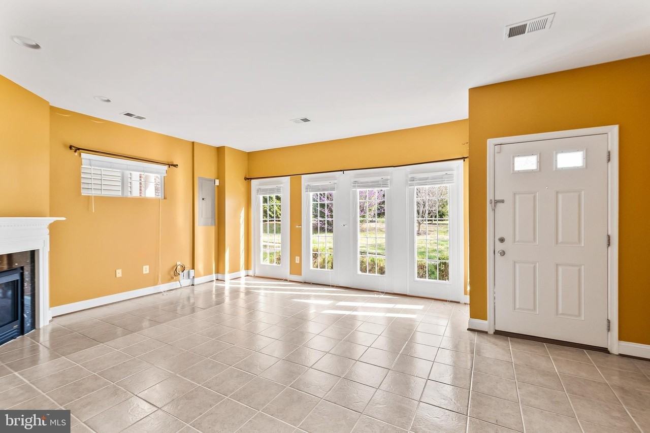 16947 Chesley Pl - Photo 4 of 36