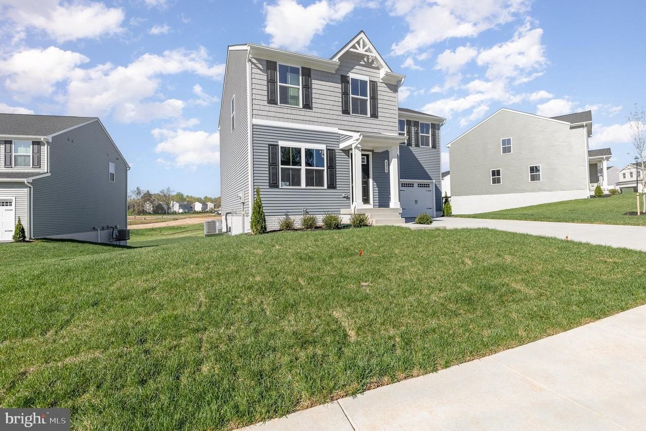 6210 Farrier Way - Photo 2 of 29