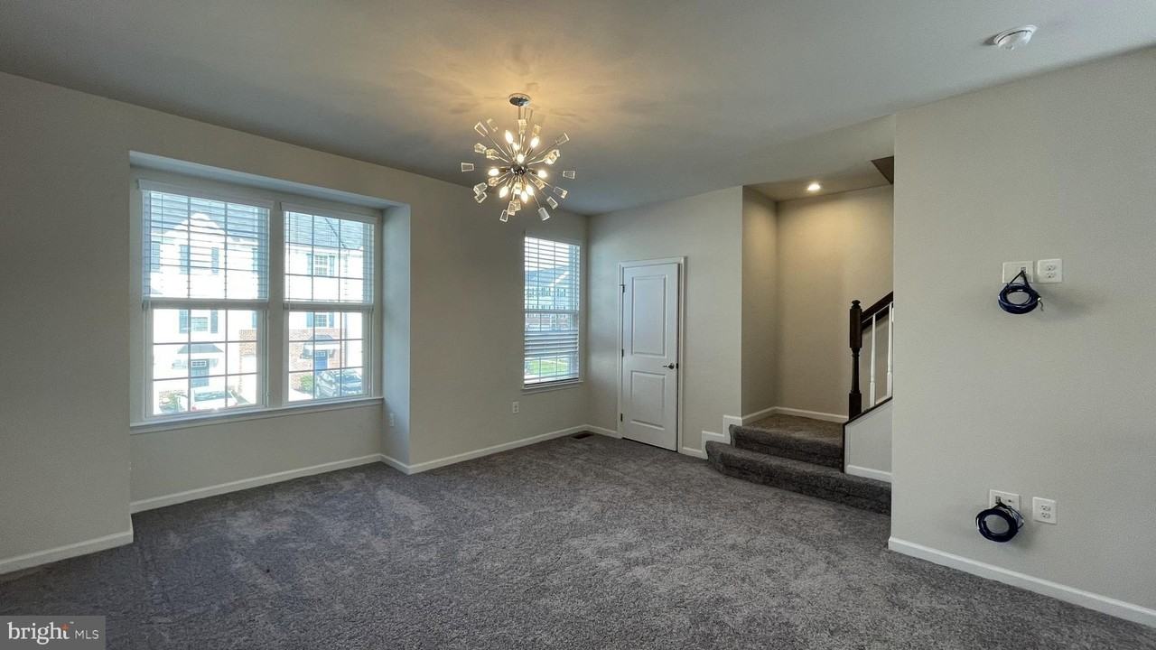 407 Streamview Dr - Photo 7 of 20