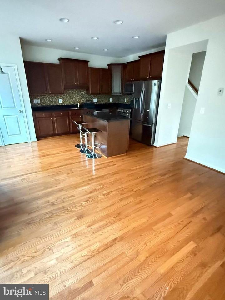 327 Woodstream Blvd - Photo 2 of 14