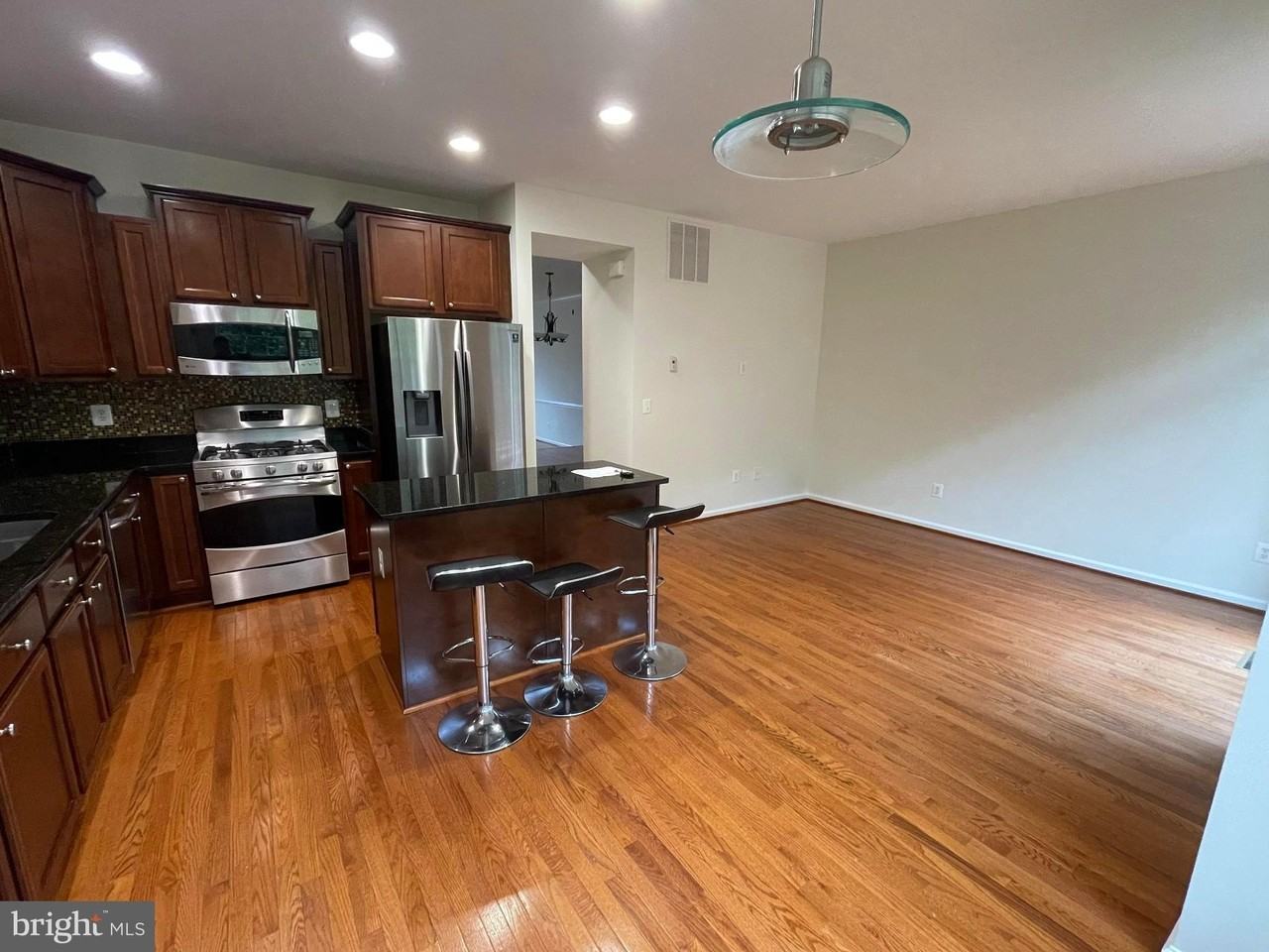 327 Woodstream Blvd - Photo 4 of 14