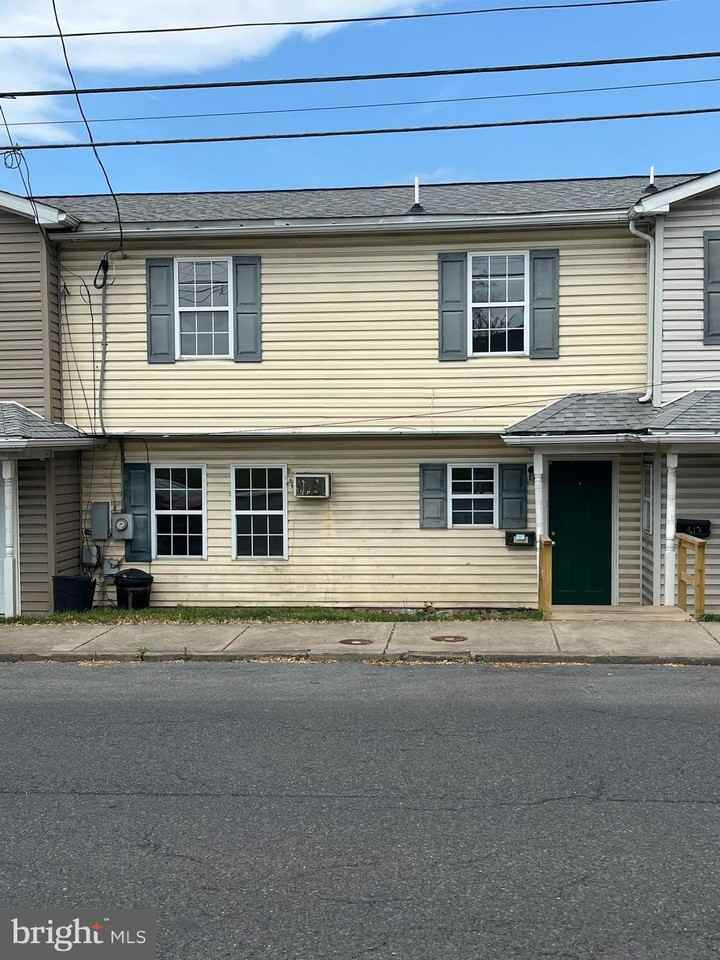 414 N High St - Photo 2 of 23