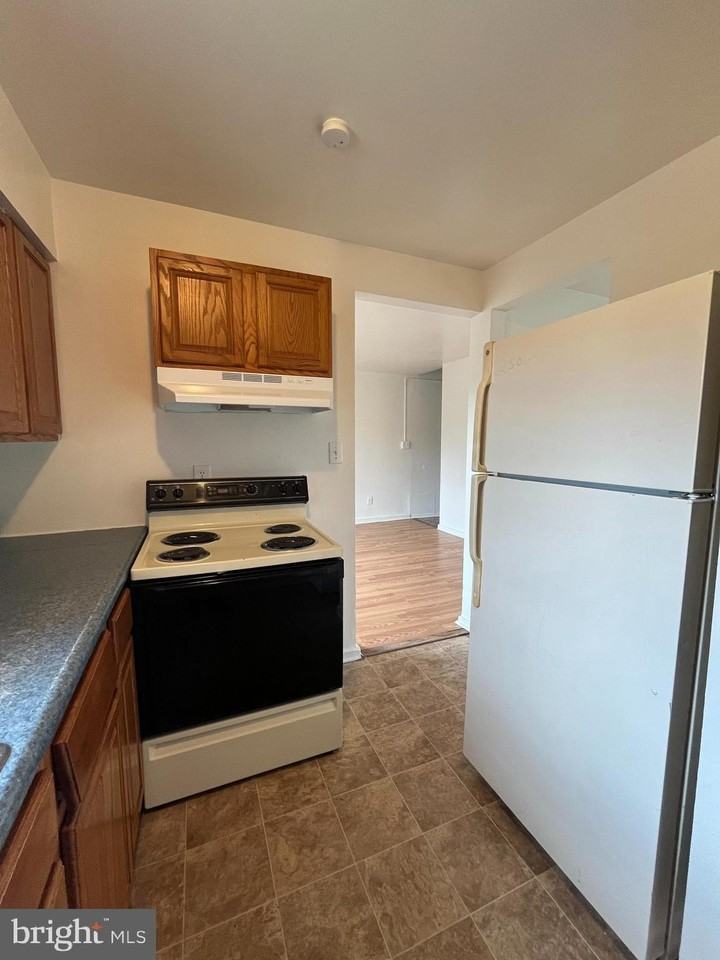 414 N High St - Photo 4 of 23