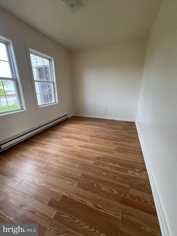 414 N High St - Photo 7 of 23