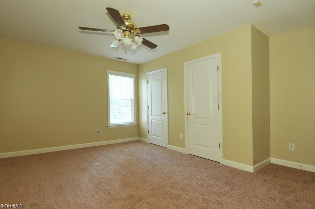 128 Troonsway Rd - Photo 3 of 11
