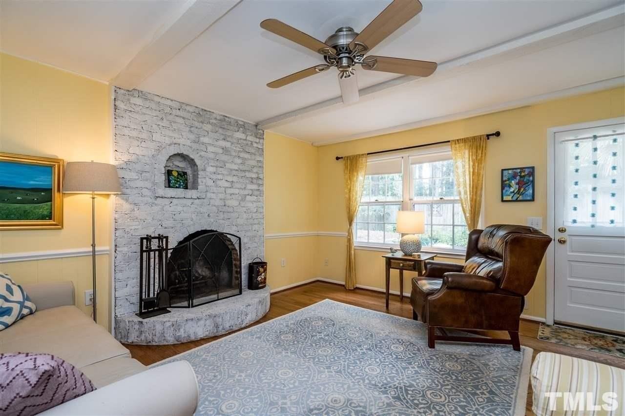 5604 Hawley Ct - Photo 4 of 13