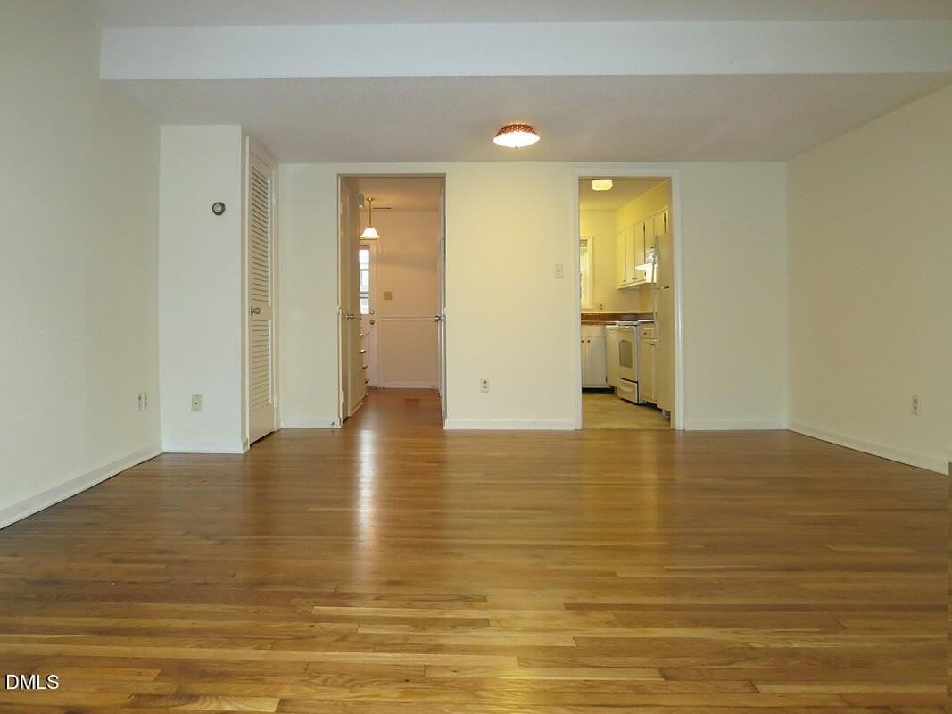 400 Davie Rd #8 - Photo 3 of 17