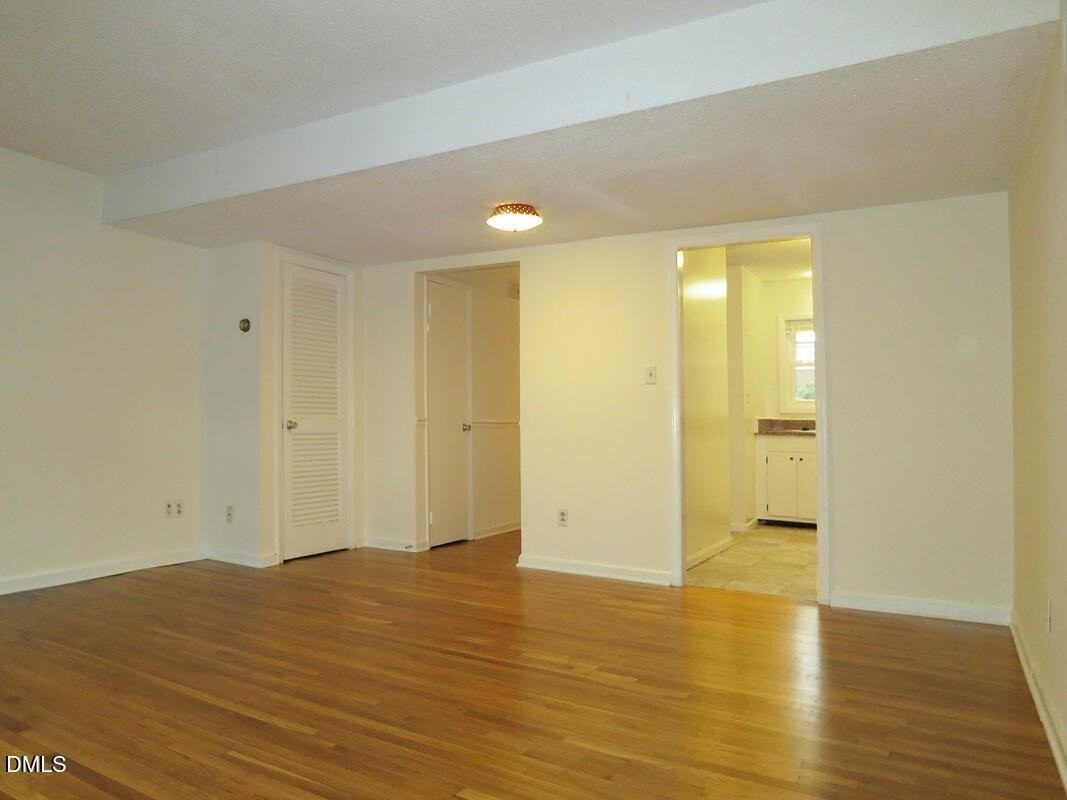 400 Davie Rd #8 - Photo 5 of 17