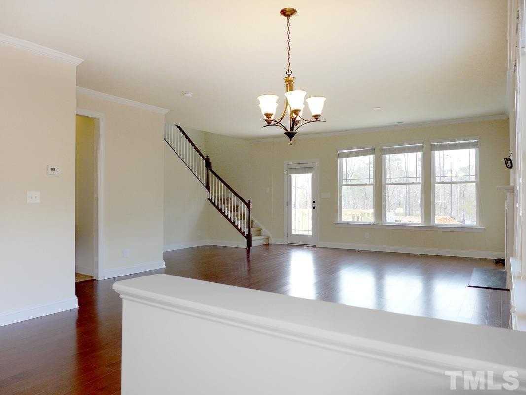 112 Bella Dr - Photo 2 of 17