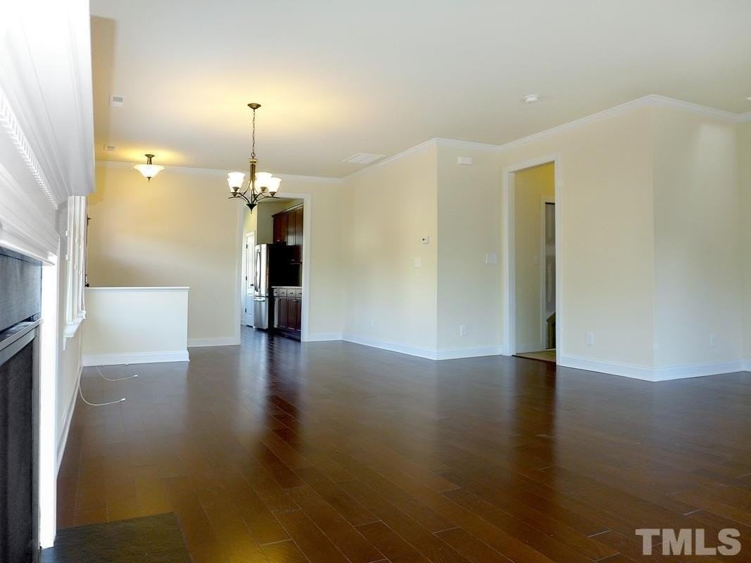 112 Bella Dr - Photo 5 of 17