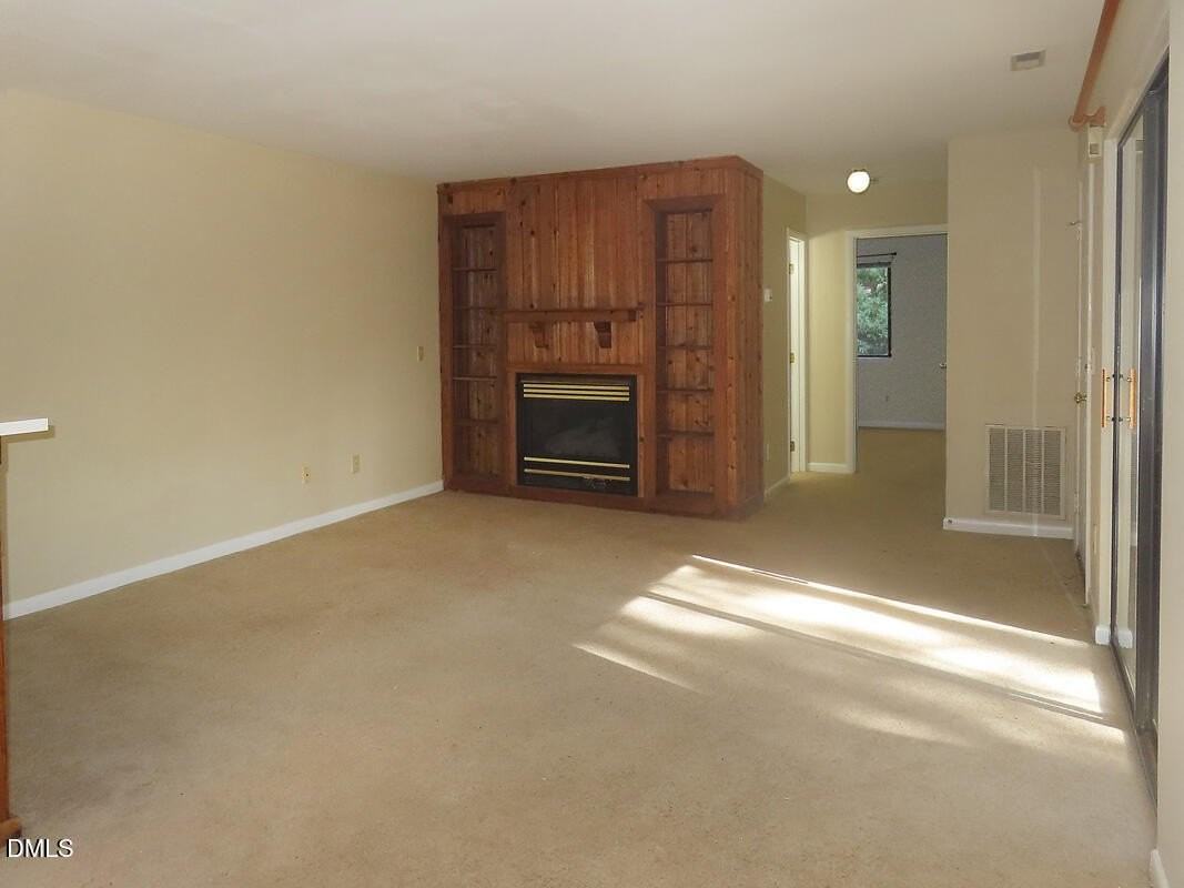 400 Summerwalk Cir - Photo 2 of 19