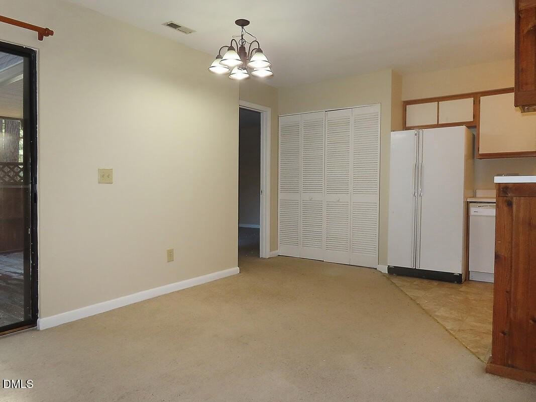 400 Summerwalk Cir - Photo 5 of 19