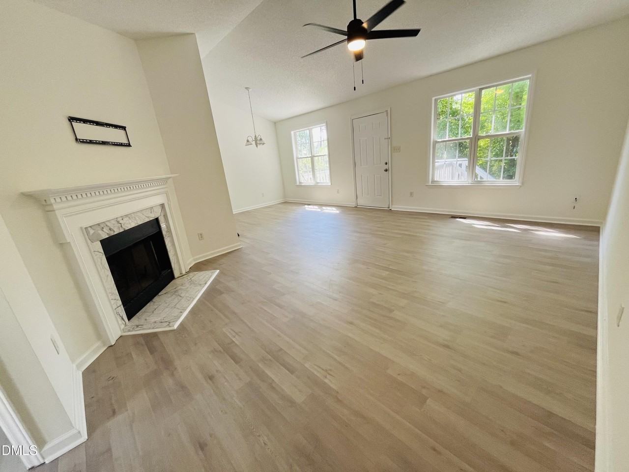 512 Corwood Dr - Photo 2 of 14