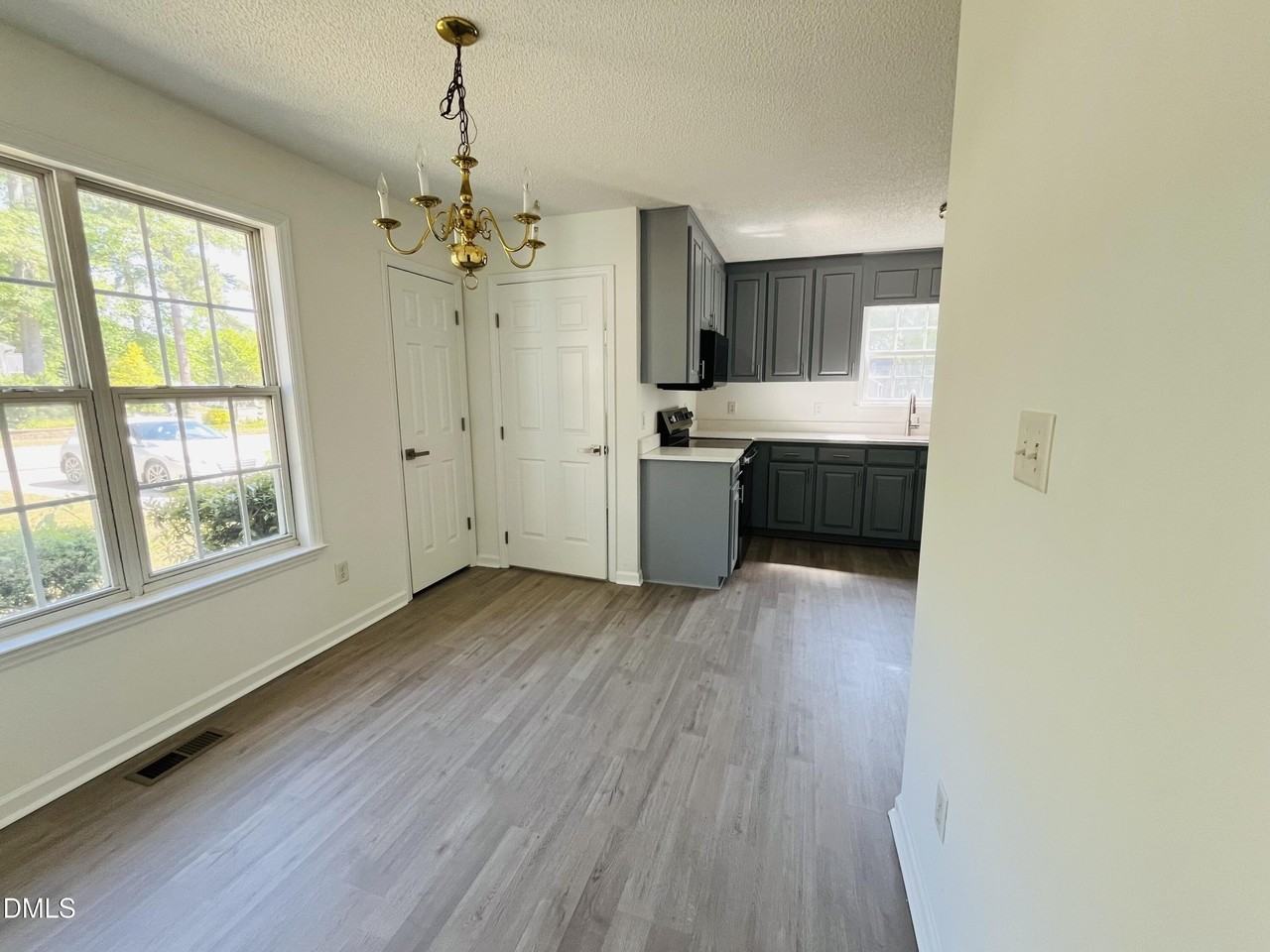 512 Corwood Dr - Photo 4 of 14