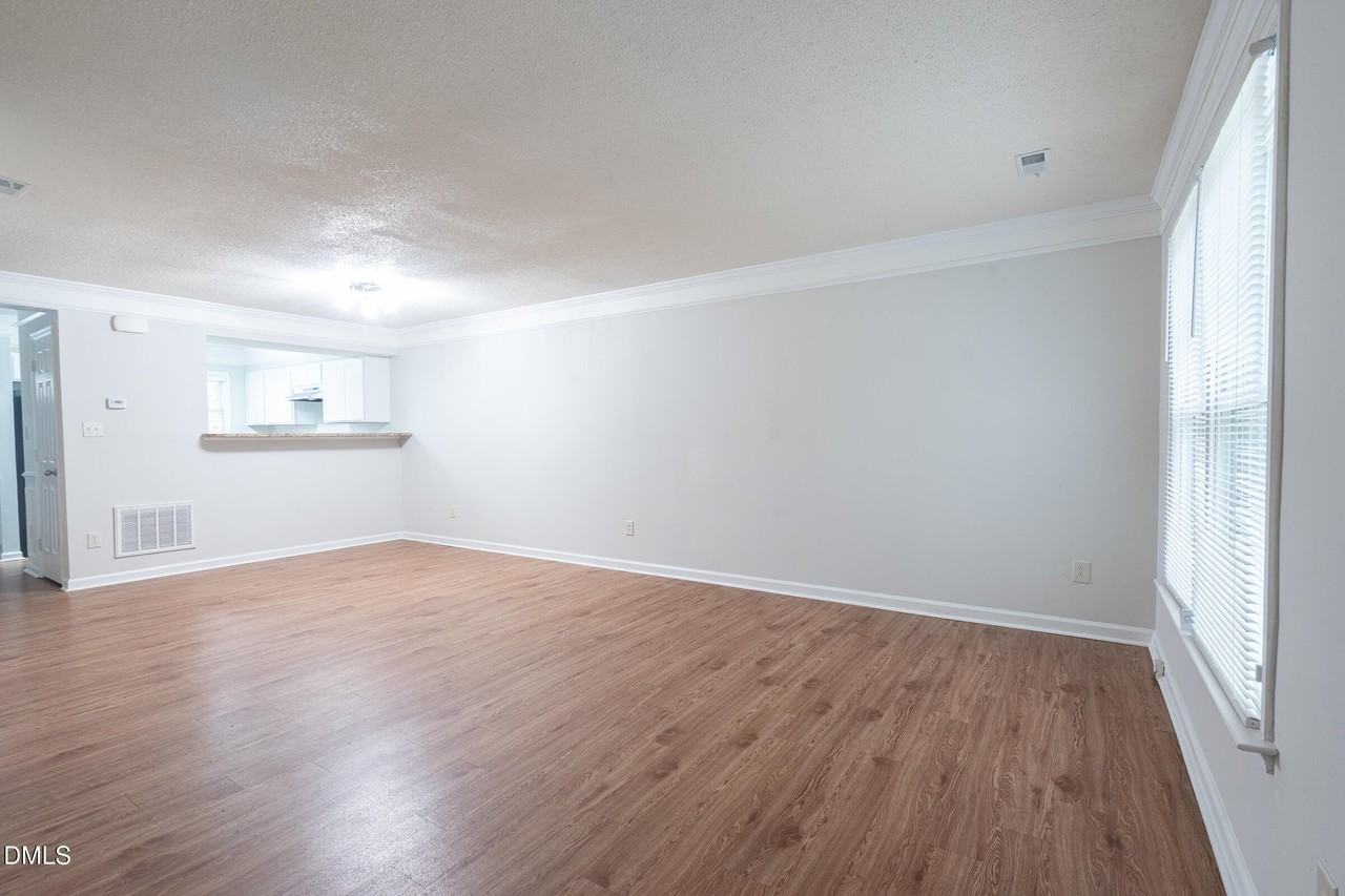 4418 Roller Ct - Photo 4 of 16