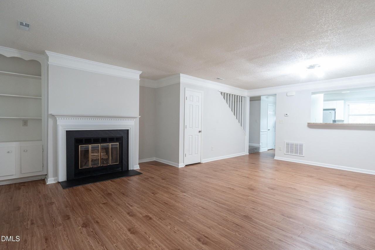 4418 Roller Ct - Photo 5 of 16