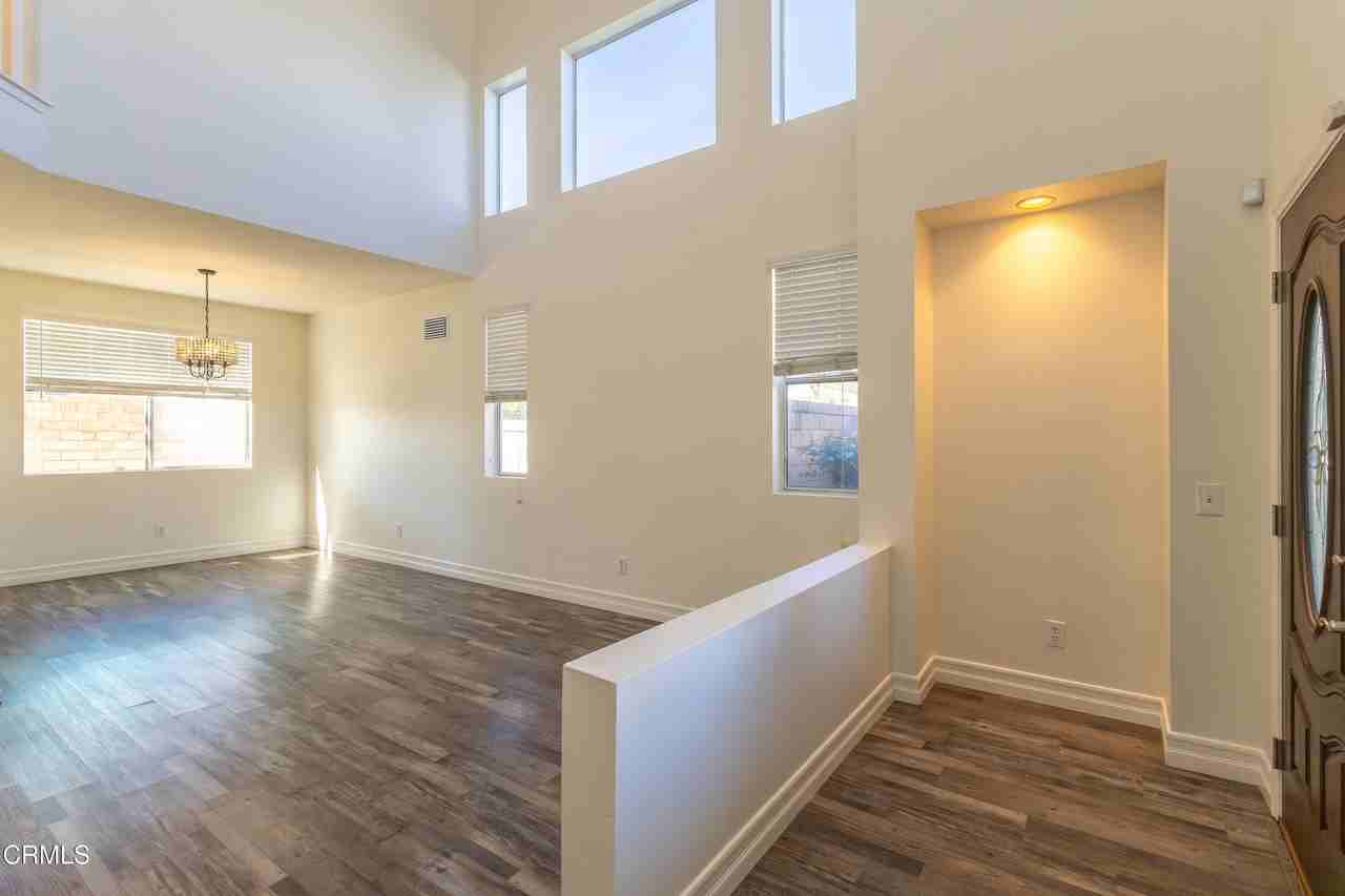 11909 Stegmeir Dr - Photo 6 of 46