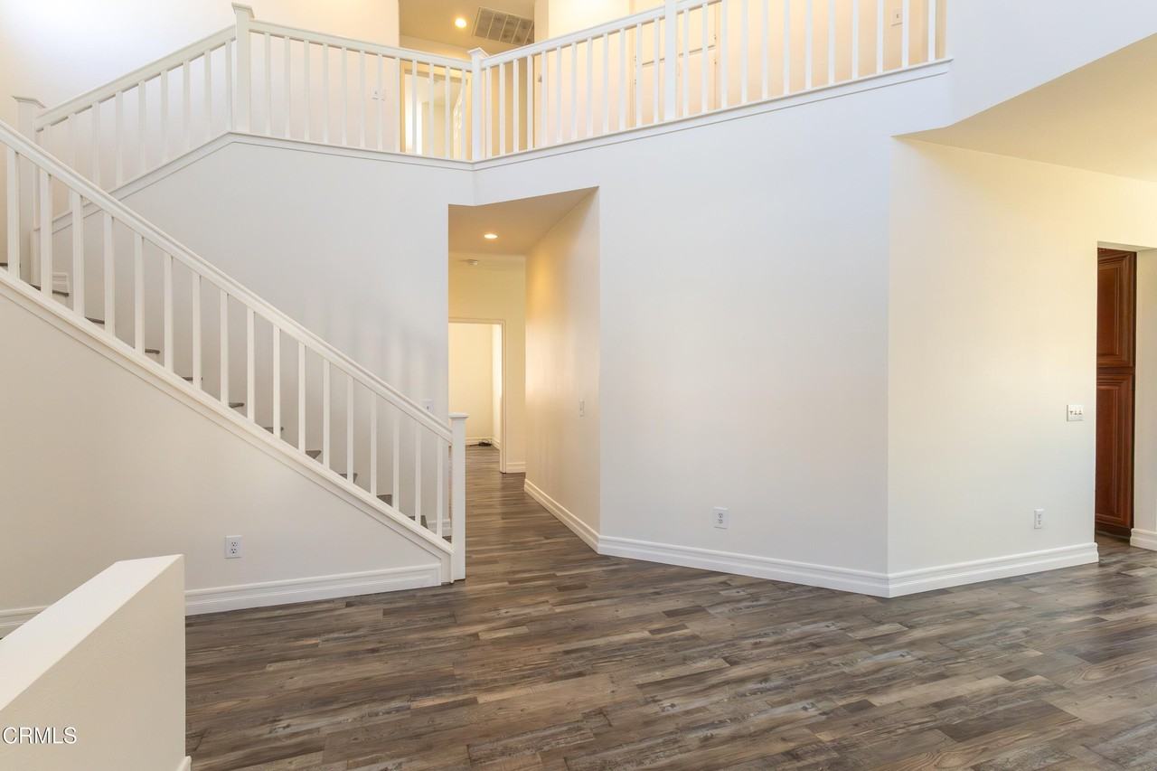 11909 Stegmeir Dr - Photo 7 of 46