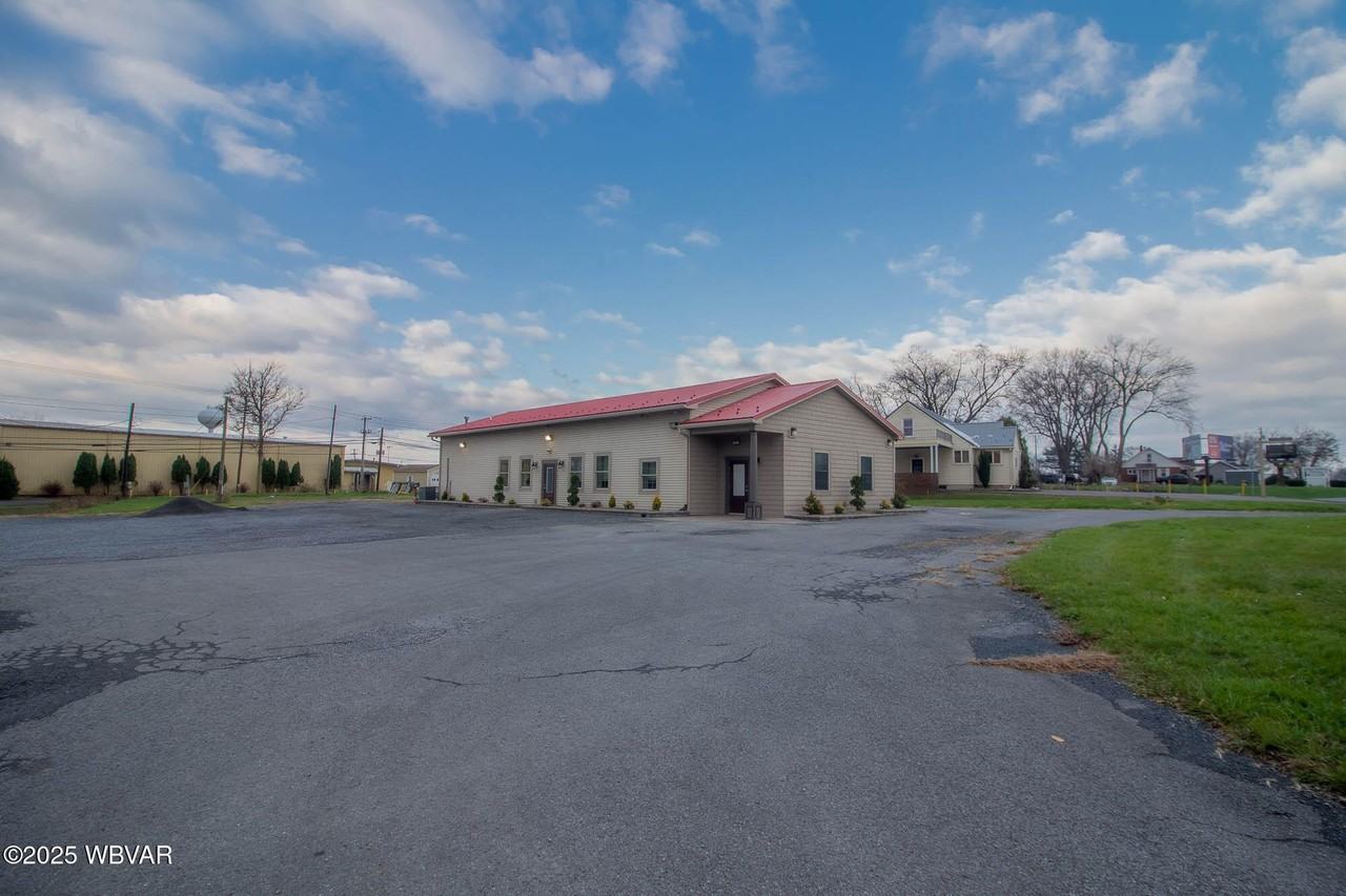 1950 John Brady Dr - Photo 2 of 10