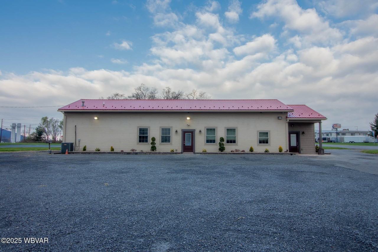 1950 John Brady Dr - Photo 3 of 10