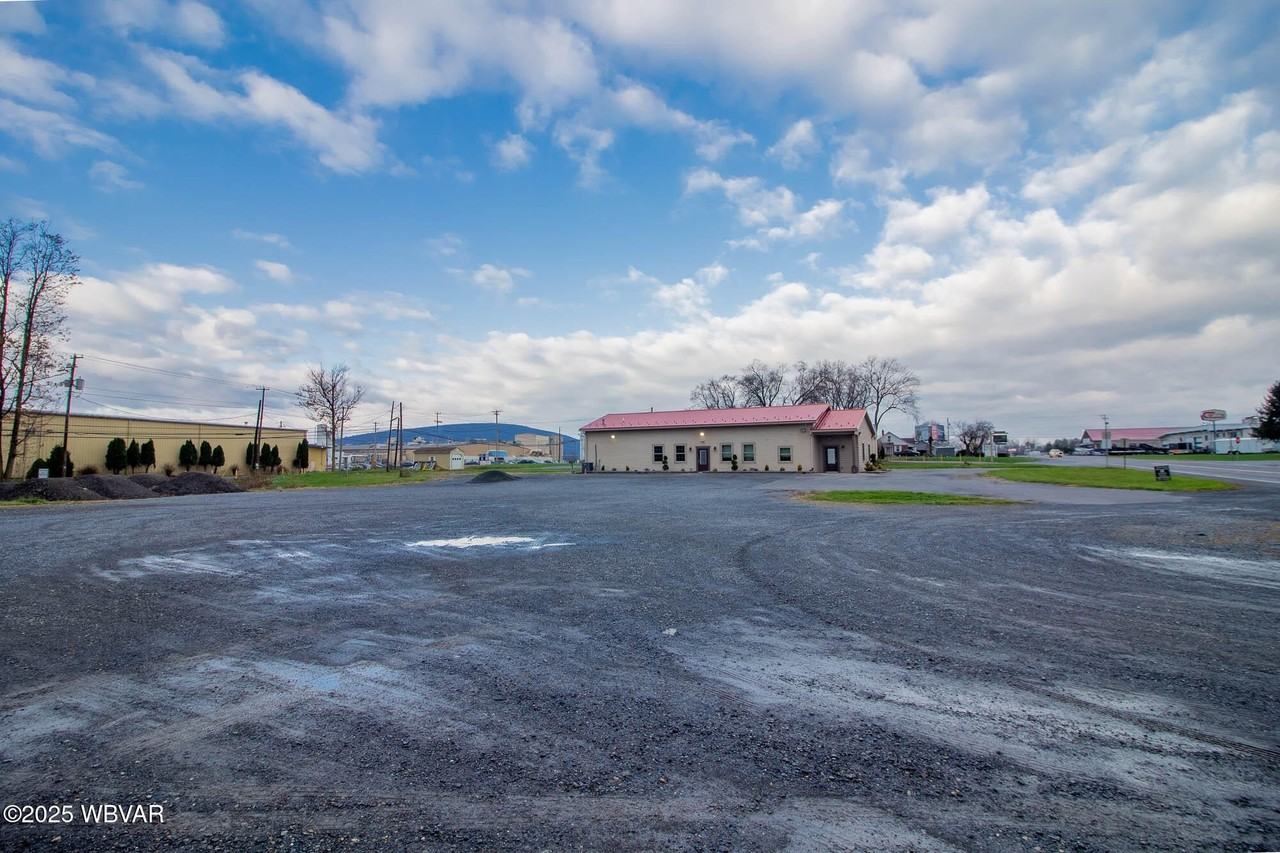 1950 John Brady Dr - Photo 5 of 10