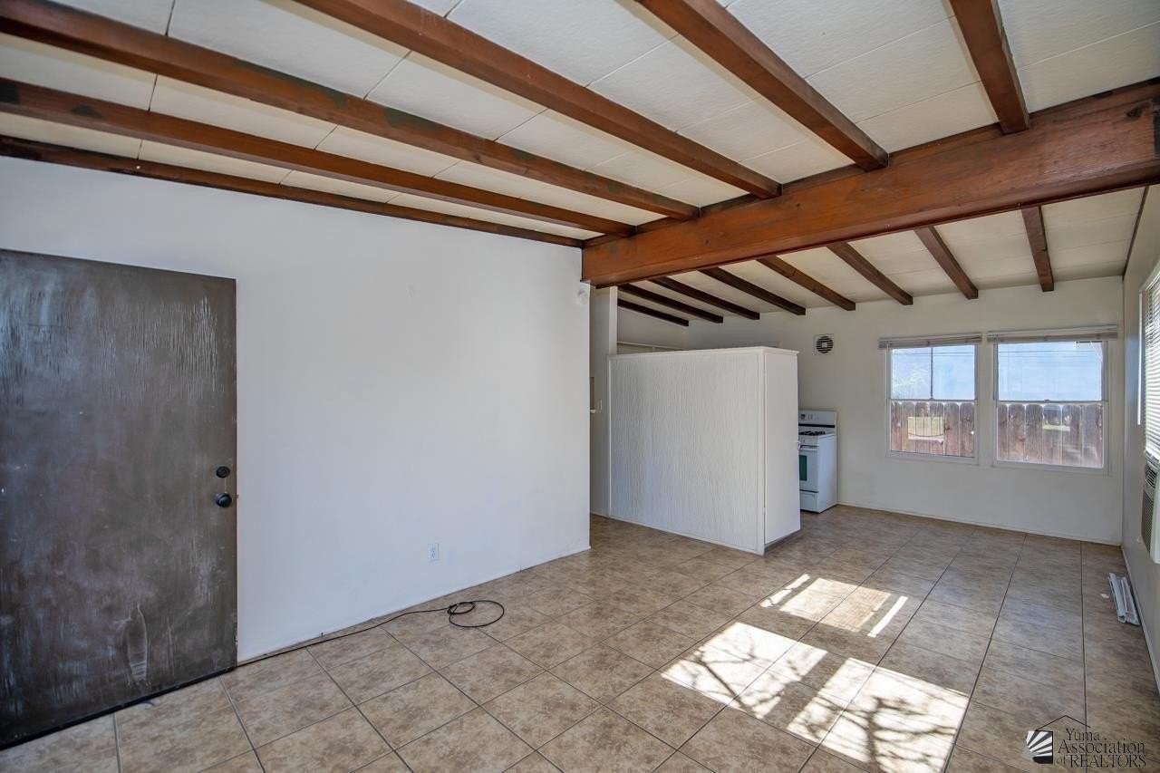 676 S Orange Ave - Photo 4 of 16